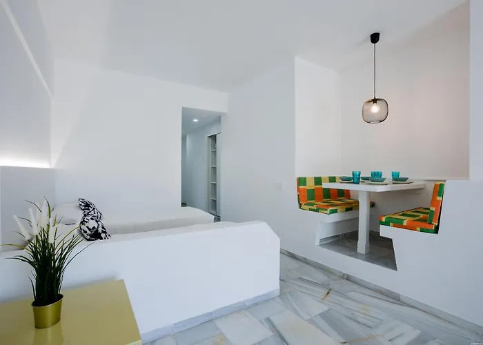 Estudio - La Caleta Адехе